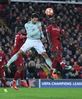 19.02.2019, xkvx, Fussball UEFA Champions League, FC Liverpool - FC Bayern Muenchen emspor, v.l. Georgino Wijnaldum (FC Liverpool), Mats Hummels (FC Bayern Muenchen), Naby Keita (FC Liverpool) (DFL DFB REGULATIONS PROHIBIT ANY USE OF PHOTOGRAPHS as IMAGE SEQUENCES and or QUASI-VIDEO) Liverpool