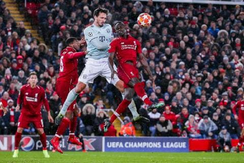 v. li. im Zweikampf ÊGeorginio Wijnaldum (FC Liverpool), Mats Hummels (FC Bayern Muenchen) und Sadio Mane (FC Liverpool) GER, UEFA Champions League, Achtelfinale, FC Liverpool - FC Bayern Muenchen, 19.02.2019 Liverpool Copyright: xTomxWellerx xEibner-Pressefotox EP_twr