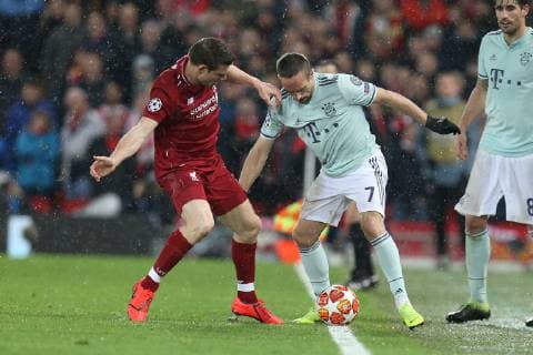 l-r: im Zweikampf, Aktion, mit James Milner 7 (Liverpool FC) und Franck Ribery 7 (FC Bayern Muenchen), Liverpool FC vs. FC Bayern Muenchen, Fussball, Champions League, Achtelfinale, 19.02.2019 Liverpool Liverpool England
