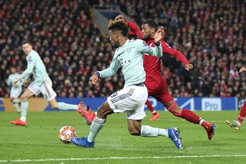 l-r: im Zweikampf, Aktion, mit Kingsley Coman 29 (FC Bayern Muenchen) und Georginio Wijnaldum 5 (Liverpool FC), Liverpool FC vs. FC Bayern Muenchen, Fussball, Champions League, Achtelfinale, 19.02.2019 Liverpool Liverpool England