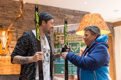 NORDIC SKIING - FIS Nordic World Ski Championships Seefeld 2019 SEEFELD,AUSTRIA,20.FEB.19 - NORDIC SKIING - FIS Nordic World Ski Championships Seefeld 2019, side event, photocell Garrett Schroecksnadel. Image shows violinist David Garrett and president Peter Schroecksnadel (OESV). GEPAxpictures xDanielxGoetzhaber