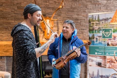 NORDIC SKIING - FIS Nordic World Ski Championships Seefeld 2019 SEEFELD,AUSTRIA,20.FEB.19 - NORDIC SKIING - FIS Nordic World Ski Championships Seefeld 2019, side event, photocell Garrett Schroecksnadel. Image shows violinist David Garrett and president Peter Schroecksnadel (OESV). GEPAxpictures xDanielxGoetzhaber