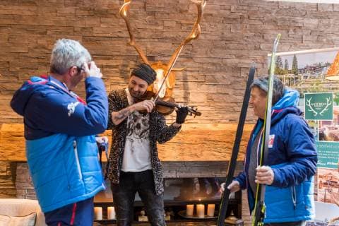 NORDIC SKIING - FIS Nordic World Ski Championships Seefeld 2019 SEEFELD,AUSTRIA,20.FEB.19 - NORDIC SKIING - FIS Nordic World Ski Championships Seefeld 2019, side event, photocell Garrett Schroecksnadel. Image shows mayor Werner Frieser (Seefeld), violinist David Garrett and president Peter Schroecksnadel (OESV). GEPAxpictures xDanielxGoetzhaber