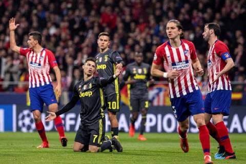 Sport Themen der Woche KW08 Sport Bilder des Tages epa07383871 Juventus Cristiano Ronaldo (2L) reacts during the UEFA Champions League round of 16 first leg match between Atletico de Madrid and Juventus at Wanda Metropolitano stadium in Madrid, Spain, 20 February 2019. Atletico de Madrid vs Juventus !ACHTUNG: NUR REDAKTIONELLE NUTZUNG!  Copyright: xRodrigoxJimenezx GRAF906 20190220-636862951106280349