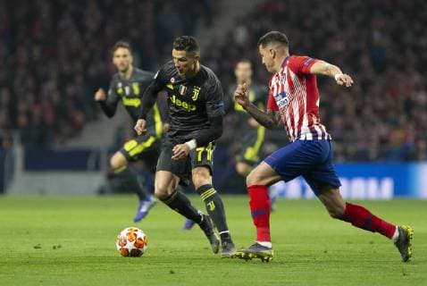 Cristiano Ronaldo of Juventus and Jose Gimenez of Atletico de Madrid during the UEFA Champions League 2018 19 Round of 16 First Leg match between Atletico de Madrid and Juventus, at Wanda Metropolitano Stadium in Madrid on January 20, 2019. (Photo by Guille M. Cordon Press) Cordon Press