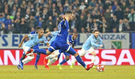 20.02.2019, Fussball UEFA Champions League 2018 2019, Achtelfinale, FC Schalke 04 - Manchester City, in der VELTINS-Arena Gelsenkirchen. Tor zum 1:1 per Foulelfmeter, Torschütze Nabil Bentaleb (Schalke)