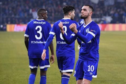 Fußball Champions League Achtelfinale FC Schalke 04 - Manchester City am 20.02.2019 in der Veltins Arena in Gelsenkirchen Torjubel zum 2:1 durch Nabil Bentaleb ( Schalke ) DFL Regulations prohibit any use of photographs as image sequences and or quasi video.
