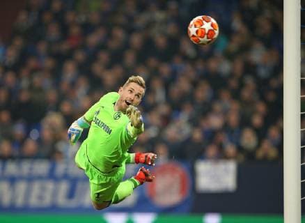 20.02.2019, Fussball UEFA Champions League 2018 2019, Achtelfinale, FC Schalke 04 - Manchester City, in der VELTINS-Arena Gelsenkirchen. Tor zum 2:2, Torwart Ralf Fährmann (Schalke)