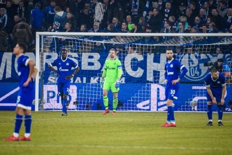 20.02.2019, xkvx, Fußball UEFA Champions League, FC Schalke 04 - Manchester City emspor, v.l. Torjubel, Goal celebration, celebrate the goal zum 2:3 durch Raheem Sterling (Manchester City) FC Schalke Spieler enttaeuscht, enttaeuscht schauend, dissapointed (DFL DFB REGULATIONS PROHIBIT ANY USE OF PHOTOGRAPHS as IMAGE SEQUENCES and or QUASI-VIDEO) Gelsenkirchen