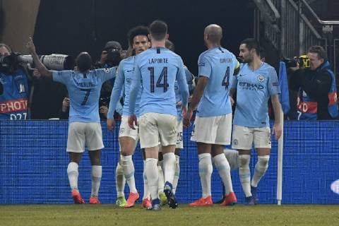 GER, CL, FC Schalke 04 vs Manchester City 20.02.2019, Veltins-Arena, Gelsenkirchen, GER, CL, FC Schalke 04 vs Manchester City, DFL regulations prohibit any use of photographs as image sequences and or quasi-video im Bild Raheem Sterling ( 7, Manchester City) jubelt nach seinem Tor zum 2:3 mit seiner Mannschaft