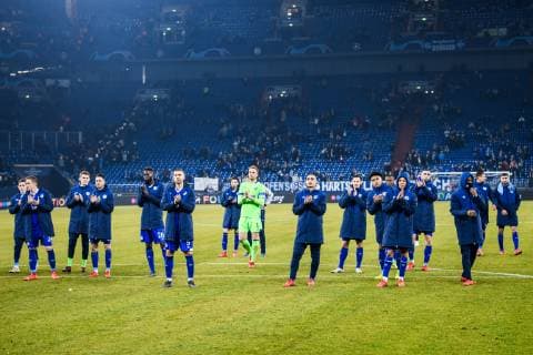 20.02.2019, xkvx, Fußball UEFA Champions League, FC Schalke 04 - Manchester City emspor, v.l. FC Schalke 04 Spieler nach dem Spiel enttaeuscht, enttaeuscht schauend, dissapointed bedanken sich bei den Fans (DFL DFB REGULATIONS PROHIBIT ANY USE OF PHOTOGRAPHS as IMAGE SEQUENCES and or QUASI-VIDEO) Gelsenkirchen