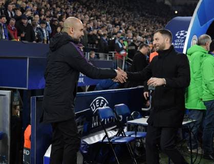 20.02.2019, Fussball, UEFA Champions League, Saison 2018 2019, Achtelfinale, Hinspiel, FC Schalke 04 - Manchester City 2:3, Trainer Pep Guardiola (Manchester City), li., und Trainer Domenico Tedesco (FC Schalke 04)