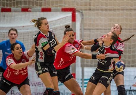 20-02-2019 Bad Langensalza Handball - Bundesliga Frauen Saison 2018-2019 THC Erfurt Bad Langensalza : HSG Bensheim Auerbach Chaos vor dem Thüringer Tor. v.l.Josephine Huber 57 (Thueringer HC),Merel Freriks 20 ( HSG Bensheim Auerbach ),Emily Bölk 20(Thueringer HC ),Julia Maidhof 27 ( HSG Bensheim Auerbach ) und Meike Schmelzer 13(Thueringer HC)