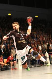 Handball 2.Handball Bundesliga 2018 2019 - Handball Sportverein Hamburg vs. HC Rhein Vikings Stefan Schröder (Handball Sportverein Hamburg),erfolgreicher Torwurf, Sporthalle Hamburg Hamburg