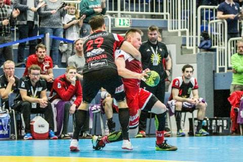 v.l. Marian Orlowski (Luebbecke 29) blockt Luca Witzke (Essen 7) beim Spiel TUSEM Essen vs. TuS N-Luebbecke, Handball, 2. Bundesliga, 22.02.2019 TUSEM Essen vs. TuS N-Luebbecke, Handball, 2. Bundesliga, 22.02.2019 Essen Copyright: xEIBNER MarioxHommesx EP_MHS