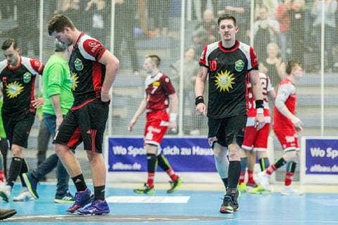 v.l. Moritz Schade (Luebbecke 25) und Lukasz Gierak (Luebbecke 10) stehen nach dem Spiel enttaeuscht auf dem Feld beim Spiel TUSEM Essen vs. TuS N-Luebbecke, Handball, 2. Bundesliga, 22.02.2019 TUSEM Essen vs. TuS N-Luebbecke, Handball, 2. Bundesliga, 22.02.2019 Essen Copyright: xEIBNER MarioxHommesx EP_MHS