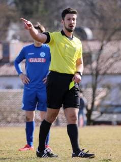 BAU 23.02.2019 Stuttgart-Degerloch Fußball U17 U 17 SV Stuttgarter Kickers vs. FC Bayern München, Schiedsrichter Jean Luc Behrens *** BAU 23 02 2019 Stuttgart Degerloch Football U17 SV Stuttgarter Kickers vs FC Bayern Munich Referee Jean Luc Behrens