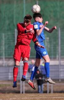 BAU 23.02.2019 Stuttgart-Degerloch Fußball U17 U 17 SV Stuttgarter Kickers vs. FC Bayern München, v.l. Luca Denk (Bayern), Julijan Milos (Kickers) *** BAU 23 02 2019 Stuttgart Degerloch Football U17 SV Stuttgarter Kickers vs FC Bayern Munich v l Luca Denk Bayern Julijan Milos Kickers