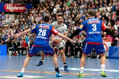 Lukas Saueressig (HBW Balingen-Weilstetten 26), Sebastian Gress (HC Elbflorenz Dresden 25), Marcel Niemeyer (HBW Balingen-Weilstetten 03), HBW Balingen-Weilstetten vs. HC Elbflorenz Dresden, Handballl, DKB, Herren, 2.Bundesliga, 23. Spieltag, Saison 18 19, GER, 23.02.2019, HBW Balingen-Weilstetten vs. HC Elbflorenz Dresden, Handballl, DKB, Herren, 2.Bundesliga, 23. Spieltag, Saison 18 19, GER, 23.02.2019 Balingen Copyright: xEIBNER WolfgangxFrankx EP_WFK
