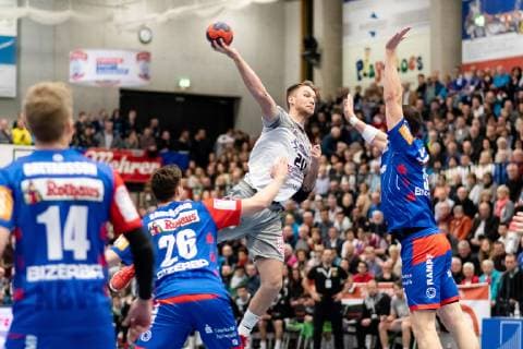 Lukas Saueressig (HBW Balingen-Weilstetten 26), Nils Kretschmer (HC Elbflorenz Dresden 20), HBW Balingen-Weilstetten vs. HC Elbflorenz Dresden, Handballl, DKB, Herren, 2.Bundesliga, 23. Spieltag, Saison 18 19, GER, 23.02.2019, HBW Balingen-Weilstetten vs. HC Elbflorenz Dresden, Handballl, DKB, Herren, 2.Bundesliga, 23. Spieltag, Saison 18 19, GER, 23.02.2019 Balingen Copyright: xEIBNER WolfgangxFrankx EP_WFK