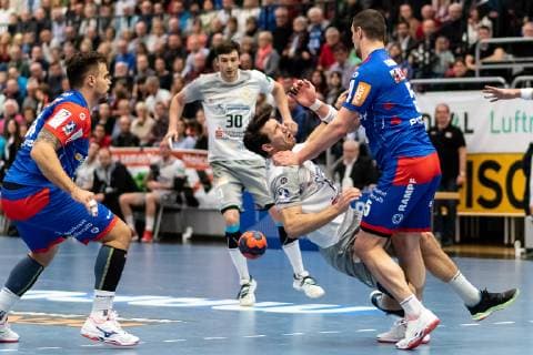 Gabriel De Santis (HC Elbflorenz Dresden 14), Romas Kirveliavicius (HBW Balingen-Weilstetten 05), HBW Balingen-Weilstetten vs. HC Elbflorenz Dresden, Handballl, DKB, Herren, 2.Bundesliga, 23. Spieltag, Saison 18 19, GER, 23.02.2019, HBW Balingen-Weilstetten vs. HC Elbflorenz Dresden, Handballl, DKB, Herren, 2.Bundesliga, 23. Spieltag, Saison 18 19, GER, 23.02.2019 Balingen Copyright: xEIBNER WolfgangxFrankx EP_WFK