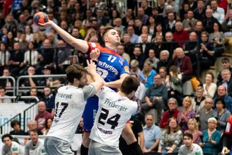 Norman Floedl (HC Elbflorenz Dresden 17), Niklas Diebel (HBW Balingen-Weilstetten 17), Robin Hoffmann (HC Elbflorenz Dresden 24), HBW Balingen-Weilstetten vs. HC Elbflorenz Dresden, Handballl, DKB, Herren, 2.Bundesliga, 23. Spieltag, Saison 18 19, GER, 23.02.2019, HBW Balingen-Weilstetten vs. HC Elbflorenz Dresden, Handballl, DKB, Herren, 2.Bundesliga, 23. Spieltag, Saison 18 19, GER, 23.02.2019 Balingen Copyright: xEIBNER WolfgangxFrankx EP_WFK