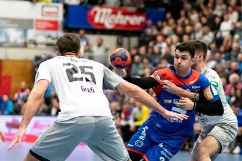 Sebastian Gress (HC Elbflorenz Dresden 25), Diogo Oliveira (HBW Balingen-Weilstetten 24), HBW Balingen-Weilstetten vs. HC Elbflorenz Dresden, Handballl, DKB, Herren, 2.Bundesliga, 23. Spieltag, Saison 18 19, GER, 23.02.2019, HBW Balingen-Weilstetten vs. HC Elbflorenz Dresden, Handballl, DKB, Herren, 2.Bundesliga, 23. Spieltag, Saison 18 19, GER, 23.02.2019 Balingen Copyright: xEIBNER WolfgangxFrankx EP_WFK