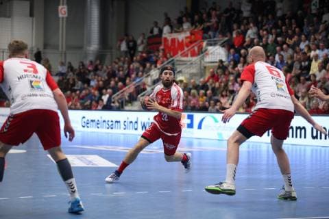 Julius Lindskog Andersson (TuS Ferndorf 32) gegen Markus Fuchs (ASV Hamm-Westfalen 6)(rechts) , ASV Hamm-Westfalen vs TuS Ferndorf, Handball, 2. Bundesliga, 23.02.2019, ASV Hamm-Westfalen vs TuS Ferndorf, Handball, 2. Bundesliga, 23.02.2019 Hamm Copyright: xEIBNER JanxStrohdiekx EP_JSK