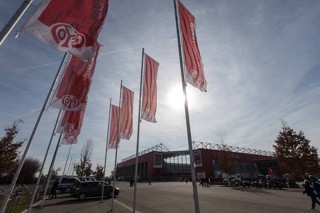 Fußball, Stadiongeschichte 1. FSV Mainz 05 Mainz, Germany 23.02.2019, 1. Bundesiga, 23. Spieltag, 1. FSV Mainz 05 - FC Schalke 04, Aussenansicht Opel Arena ( DeFodi541