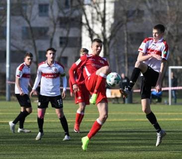 Fussball, Nachwuchs, Saison 2018 2019, B-Junioren, Bundesliga, Staffel Nord Nordordost (18. Spieltag), 1. FC Union Berlin - Energie Cottbus (1:2), v. l. Jeremy Postelt U17 U 17 Energie Cottbus), Fisnik Asllani (U17, 1. FC Union), Jonas Böhmert (U17, Energie Cottbus), 23.02. 2019, *** Football Youth Season 2018 2019 2019 B Juniors Bundesliga Relay North North-Northeast 18 Matchday 1 FC Union Berlin Energy Cottbus 1 2 v l Jeremy Postelt U17 Energy Cottbus Fisnik Asllani U17 1 FC Union Jonas Böhmert U17 Energy Cottbus 23 02 2019 Copyright: xMatthiasxKochx