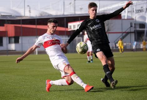 BAU 23.02.2019 Stuttgart Fußball U17 U 17 VFB Stuttgart vs. Eintracht Frankfurt, v.l. Atmir Krasniqi (VfB), Joshua Froels (Frankfurt) *** BAU 23 02 2019 Stuttgart Football U17 VFB Stuttgart vs Eintracht Frankfurt v l Atmir Krasniqi VfB Joshua Froels Frankfurt