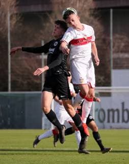 BAU 23.02.2019 Stuttgart Fußball U17 U 17 VFB Stuttgart vs. Eintracht Frankfurt, v.l. Joshua Froels (Frankfurt), Atmir Krasniqi (VfB) *** BAU 23 02 2019 Stuttgart Football U17 VFB Stuttgart vs Eintracht Frankfurt v l Joshua Froels Frankfurt Atmir Krasniqi VfB