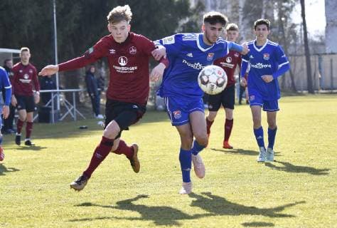 23.02.2019 - Fussball - Saison 2018 2019 - B-Junioren U17 U 17 - Bundesliga Süd Südwest - 18. Spieltag: 1. FC Nürnberg FCN ( Club ) - SpVgg Unterhaching - - Mario Klupp (16, 1.FC Nürnberg FCN ) Christos Evangelou (6, SpVgg Unterhaching , rechts ) *** 23 02 2019 Football Season 2018 2019 B Juniors U17 Bundesliga South Southwest 18 Matchday 1 FC Nürnberg FCN Club SpVgg Unterhaching Mario Klupp 16 1 FC Nürnberg FCN Christos Evangelou 6 SpVgg Unterhaching right