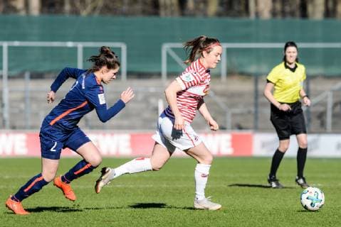 v. li.: Laura Flügge (Turbine Potsdam II, 2), Sonja Giraud (FC Köln, 9), Zweikampf, Duell, duel, tackle, tackling, Dynamik, Action, Aktion, Fussball, 2. Frauen-Bundesliga, 1. FC Köln - Turbine Potsdam II, DFB REGULATIONS PROHIBIT ANY USE OF PHOTOGRAPHS AS IMAGE SEQUENCES AND OR QUASI-VIDEO.