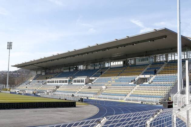 Jena - Koeln Fussball 3. Liga Jena, 23.02.2019, Ernst-Abbe-Sportfeld, Fußball, Herren, 3. Liga, 25. Spieltag , FC Carl Zeiss Jena - SC Fortuna Köln 0:1 (0:1) , Im Bild: Haupttribüne im Ernst-Abbe-Sportfeld , Gemäß den Vorgaben des DFB Deutscher Fußball Bund ist es untersagt, in dem Stadion und oder vom Spiel angefertigte Fotoaufnahmen in Form von Sequenzbildern und oder videoähnlichen Fotostrecken zu verwerten bzw. verwerten zu lassen. DFB regulations prohibit any use of photographs as image sequences and or quasi-video.