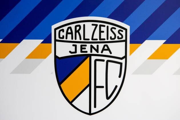 Jena - Koeln Fussball 3. Liga Jena, 23.02.2019, Ernst-Abbe-Sportfeld, Fußball, Herren, 3. Liga, 25. Spieltag , FC Carl Zeiss Jena - SC Fortuna Köln 0:1 (0:1) , Im Bild: FC Carl Zeiss Jena Logo , Gemäß den Vorgaben des DFB Deutscher Fußball Bund ist es untersagt, in dem Stadion und oder vom Spiel angefertigte Fotoaufnahmen in Form von Sequenzbildern und oder videoähnlichen Fotostrecken zu verwerten bzw. verwerten zu lassen. DFB regulations prohibit any use of photographs as image sequences and or quasi-video.