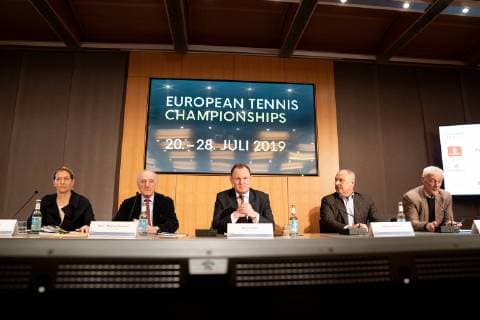Auftakt-Pressekonferenz zu den Tennis Hamburg Open 2019 - DTB Deutscher Tennisbund, MatchMaker Sports GmbH und Senat geben Ausblick auf das kommende Turnier Tennisturnier am Rothenbaum - Rotherbaum - Sandra Reichel, Peter-Michael Reichel, Andy Grote, Vladimir Dmitriev, Klaus Eberhard (von links) Auftakt-Pressekonferenz zu den Tennis Hamburg Open 2019 - DTB Deutscher Tennisbund, MatchMaker Sports GmbH und Senat geben Ausblick auf das kommende Turnier Tennisturnier am Rothenbaum - Rotherbaum, Hamburg Hamburg Deutschland Rathaus