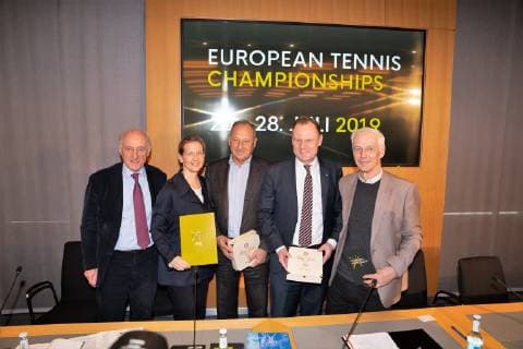 Auftakt-Pressekonferenz zu den Tennis Hamburg Open 2019 - DTB Deutscher Tennisbund, MatchMaker Sports GmbH und Senat geben Ausblick auf das kommende Turnier Tennisturnier am Rothenbaum - Rotherbaum - Peter-Michael Reichel, Sandra Reichel, Vladimir Dmitriev, Andy Grote, Klaus Eberhard (von links) Auftakt-Pressekonferenz zu den Tennis Hamburg Open 2019 - DTB Deutscher Tennisbund, MatchMaker Sports GmbH und Senat geben Ausblick auf das kommende Turnier Tennisturnier am Rothenbaum - Rotherbaum, Hamburg Hamburg Deutschland Rathaus