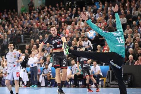 SG Flensburg-Handewitt vs HBC Nantes, Handball, EHF Champions League Gruppenphase, 27.02.19 Tor von Magnus Roed (SG Flensburg-Handewitt, 77) gegen Arnaud Siffert (HBC Nantes, 16)
