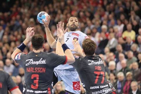 SG Flensburg-Handewitt vs HBC Nantes, Handball, EHF Champions League Gruppenphase, 27.02.19 Nicolas Claire (HBC Nantes, 07) gegen Tobias Karlsson (SG Flensburg-Handewitt, 03) uns Magnus Roed (SG Flensburg-Handewitt, 77)