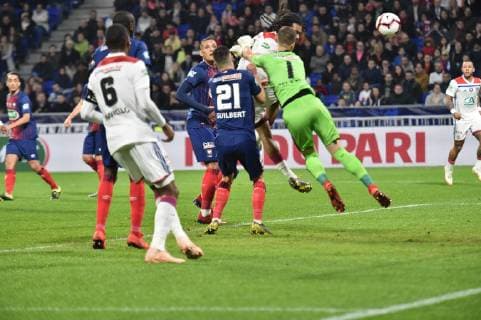 Jason Denayer (lyon) vs Erwin Zelazny (caen) FOOTBALL : Lyon vs Caen - 1 4 finale de Coupe de France - 27 02 2019 FredericChambert Panoramic 