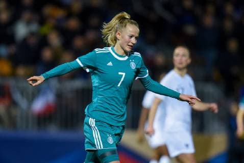 Fußball, Damen, Frankreich - Deutschland But de Lea Schuller ( Allemagne ) - Joie des joueurs de l equipe de Allemagne FOOTBALL : France vs Allemagne - Feminine - Laval - 28 02 2019 FedericoPestellini Panoramic 