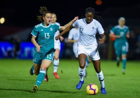 Fußball, Damen, Frankreich - Deutschland Sara Dabritz ( Allemagne ) - Aissatou Tounkara ( France ) FOOTBALL : France vs Allemagne - Feminine - Laval - 28 02 2019 FedericoPestellini Panoramic 