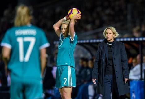 Fußball, Damen, Frankreich - Deutschland Martina Voss Tecklenburg ( Entraineur Allemagne ) FOOTBALL : France vs Allemagne - Feminine - Laval - 28 02 2019 FedericoPestellini Panoramic 