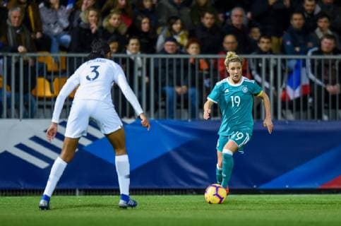 Fußball, Damen, Frankreich - Deutschland Svenja Huth ( Allemagne ) - Wendie Renard ( France ) FOOTBALL : France vs Allemagne - Feminine - Laval - 28 02 2019 FedericoPestellini Panoramic 
