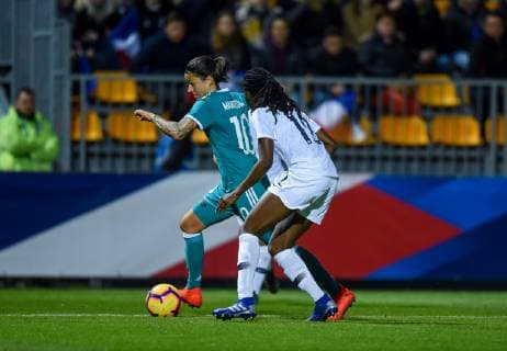 Fußball, Damen, Frankreich - Deutschland Dzsenifer Marozsan ( Allemagne ) - Aissatou Tounkara ( France ) FOOTBALL : France vs Allemagne - Feminine - Laval - 28 02 2019 FedericoPestellini Panoramic 