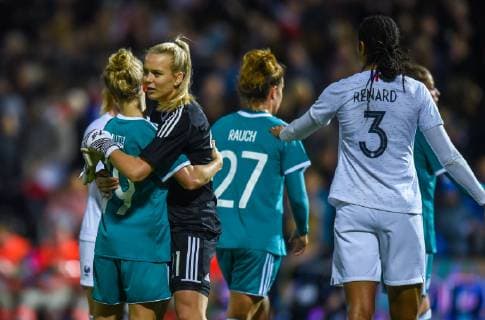 Fußball, Damen, Frankreich - Deutschland Joie de Merle Fromhs ( Allemagne ) - Svenja Huth ( Allemagne ) FOOTBALL : France vs Allemagne - Feminine - Laval - 28 02 2019 FedericoPestellini Panoramic 