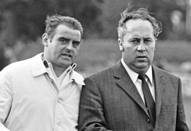 Aus Regionalliga Nord Saison 1970 71 VfL Wolfsburg (weiße Brust) gegen den SV Meppen 3:0 am 06.09.1970 im WOB Stadion. Im Foto: LI. Meppen Trainer Hermann Michel und Liga-Obmann Gerd van Zoest