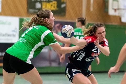 v.li. Lena Thomas (SV Werder Bremen 07), Saskia Putzke (SG H2Ku Herrenberg Kuties 21), Lena Janssens (SV Werder Bremen 09), SG H2Ku Herrenberg Kuties vs. SV Werder Bremen, Handball, 2.Bundesliga, Frauen, HBF, Saison 18 19, 02.03.2019, SG H2Ku Herrenberg Kuties vs. SV Werder Bremen, Handball, 2.Bundesliga, Frauen, HBF, Saison 18 19, 02.03.2019 Herrenberg Copyright: xEIBNER WolfgangxFrankx EP_WFK