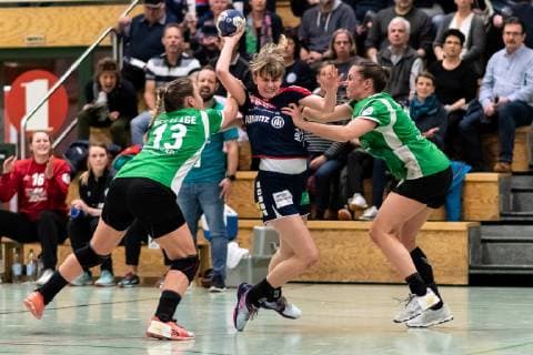 v.li. Rabea Nesslage (SV Werder Bremen 13), Katrin Friedrich (SG H2Ku Herrenberg Kuties 09), Lena Janssens (SV Werder Bremen 09),SG H2Ku Herrenberg Kuties vs. SV Werder Bremen, Handball, 2.Bundesliga, Frauen, HBF, Saison 18 19, 02.03.2019, SG H2Ku Herrenberg Kuties vs. SV Werder Bremen, Handball, 2.Bundesliga, Frauen, HBF, Saison 18 19, 02.03.2019 Herrenberg Copyright: xEIBNER WolfgangxFrankx EP_WFK